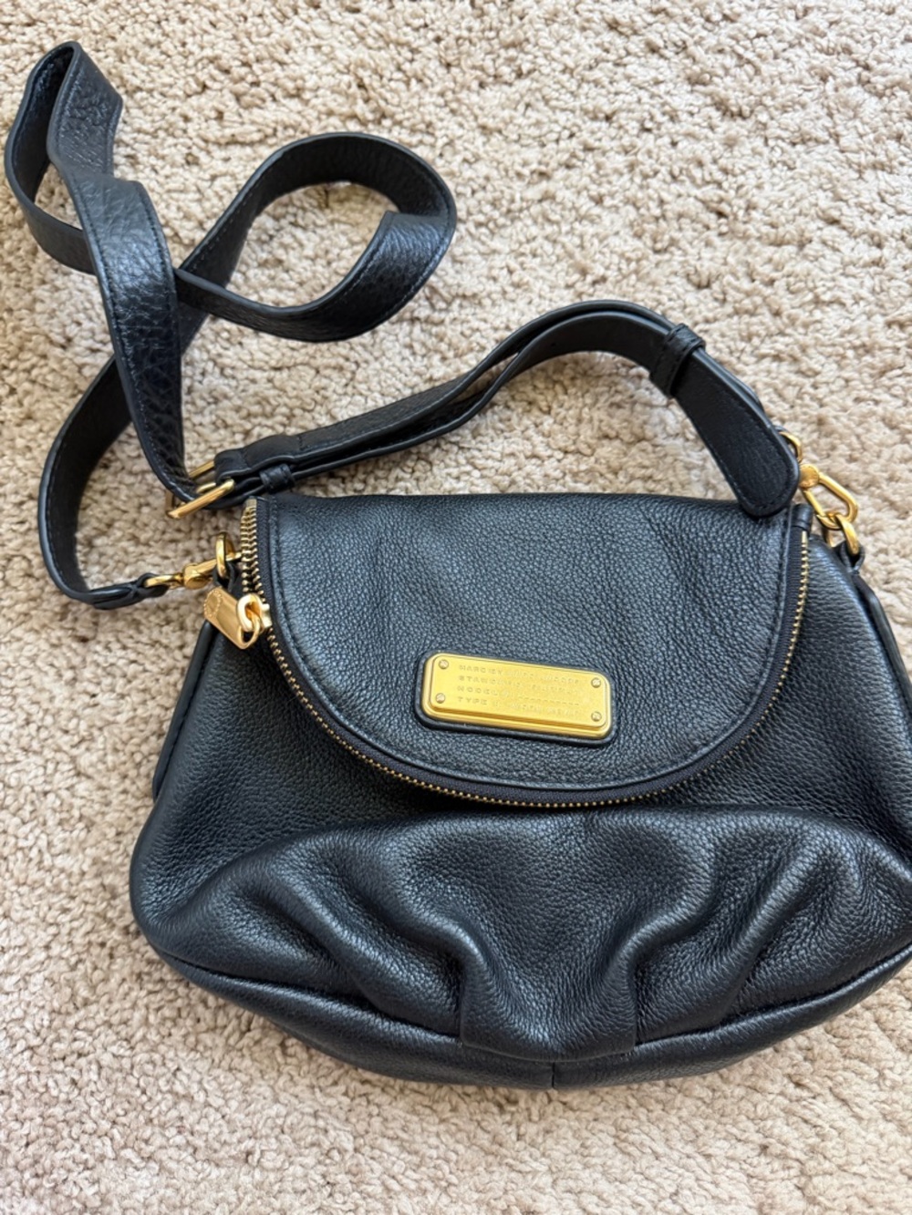Marc Jacobs Black Leather Crossbody Shoulder Bag with Gold Plate - Picture 3 of 6